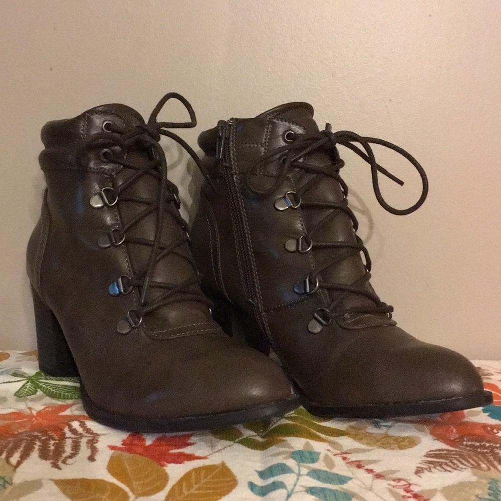 Heeled Lace Up Boots 👢